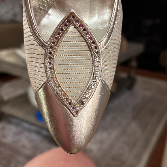 ✨Stuart Weitzman ✨STUNNING ✨ Dress Shoes Gold Metallic Sz 8 Like New! - Picture 6 of 10